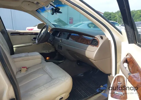 1998 Lincoln Town Car Cartier from USA, damaged, VIN 1LNFM83W8WY733464